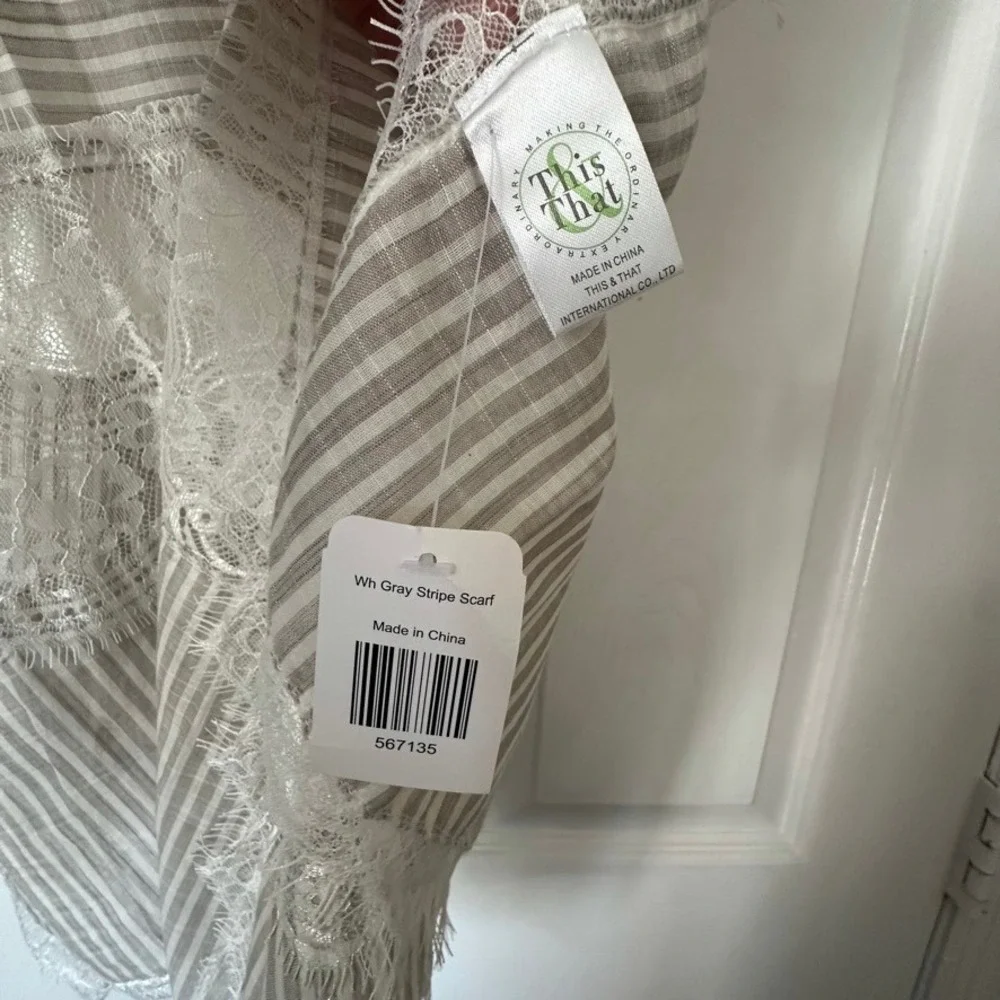 This & That Womens Grey White Striped 100% Cotton Scarf Floral‎ Lace Trim NWT